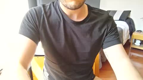 Snapshot of elriclust chatting on 11/18/25, 04:22 elriclust online show from 11/18/25, 04:22