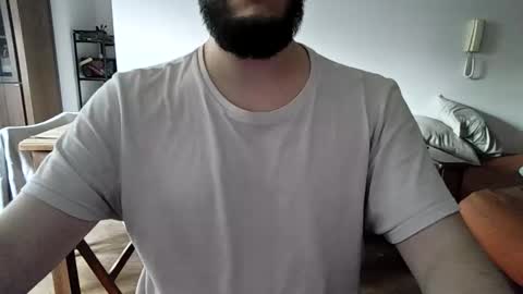 Snapshot of elriclust chatting on 02/19/26, 10:17 elriclust online show from 02/19/26, 10:17