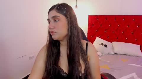 Snapshot of elsa69dreams chatting on 02/26/26, 01:21 Elsa online show from 02/26/26, 01:21