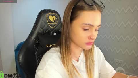 Snapshot of elsa_carterr chatting on 11/25/25, 09:42 elsa_carterr online show from 11/25/25, 09:42