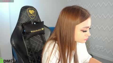 Snapshot of elsa_carterr chatting on 11/26/25, 11:22 elsa_carterr online show from 11/26/25, 11:22