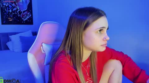 Snapshot of elsa_carterr chatting on 12/18/25, 12:11 elsa_carterr online show from 12/18/25, 12:11