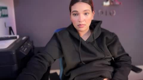  ELSA  online show from 09/19/25, 07:58