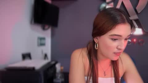  ELSA  online show from 09/22/25, 07:49