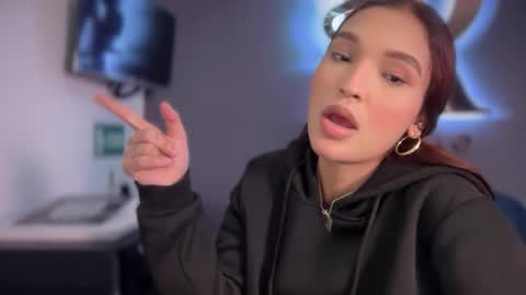  ELSA  online show from 09/30/25, 02:44