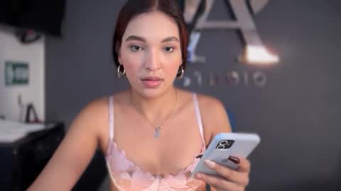  ELSA  online show from 10/07/25, 08:17