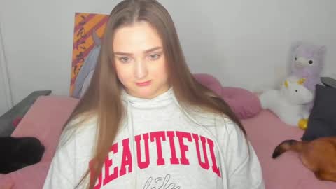 Snapshot of elsamails chatting on 01/04/25, 10:45 Elsa online show from 01/04/25, 10:45