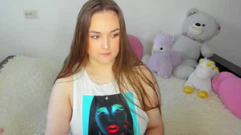 Snapshot of elsamails chatting on 09/21/25, 01:57 Elsa online show from 09/21/25, 01:57