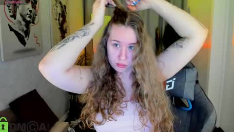 Elsie online show from 04/23/26, 01:07