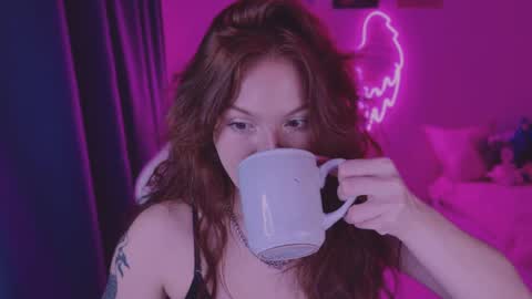 Snapshot of elsie_ginger chatting on 12/15/24, 09:42 Elsie online show from 12/15/24, 09:42