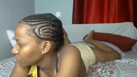 Snapshot of elsysmiley chatting on 01/21/25, 11:03 elsysmile online show from 01/21/25, 11:03