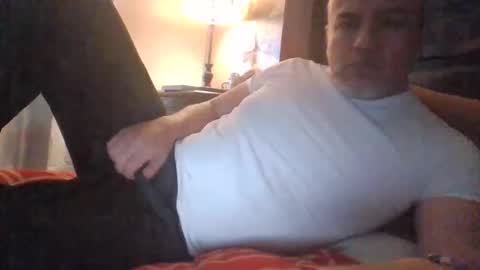 Snapshot of elvecinoequipadote chatting on 01/14/26, 03:28 Peter spidy online show from 01/14/26, 03:28