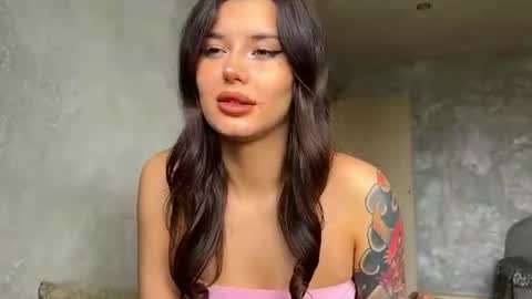 Snapshot of elvierimbach chatting on 07/14/26, 01:39 Elvi online show from 07/14/26, 01:39