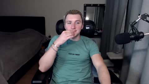 Elvin Vaenight online show from 10/22/25, 02:01