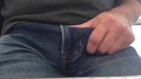 Elvis online show from 11/29/25, 11:30