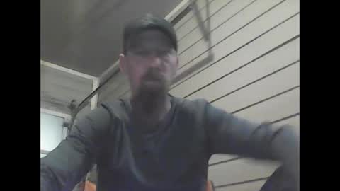 Snapshot of elwooood7 chatting on 12/19/24, 11:18 elwooood7 online show from 12/19/24, 11:18