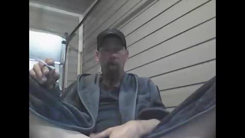 Snapshot of elwooood7 chatting on 12/24/24, 02:44 elwooood7 online show from 12/24/24, 02:44