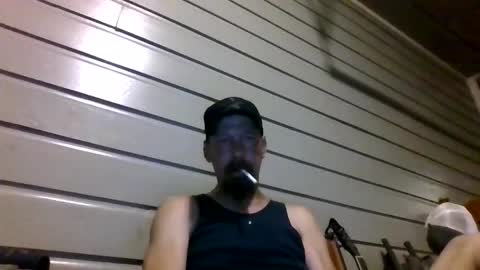 Snapshot of elwooood7 chatting on 10/18/25, 01:34 elwooood7 online show from 10/18/25, 01:34