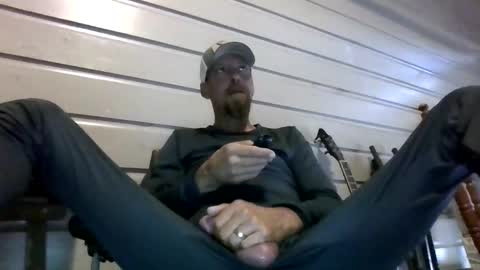 Snapshot of elwooood7 chatting on 10/19/25, 01:23 elwooood7 online show from 10/19/25, 01:23