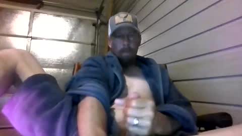 Snapshot of elwooood7 chatting on 04/25/26, 01:41 elwooood7 online show from 04/25/26, 01:41