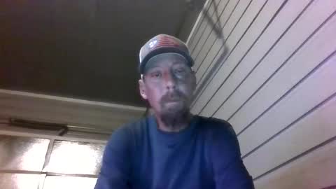 Snapshot of elwooood7 chatting on 05/03/26, 12:33 elwooood7 online show from 05/03/26, 12:33