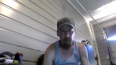 Snapshot of elwooood7 chatting on 05/25/26, 03:29 elwooood7 online show from 05/25/26, 03:29