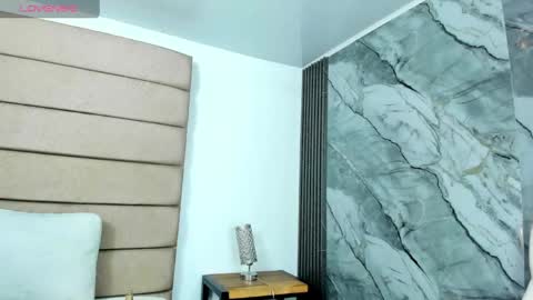 ely brown online show from 04/12/26, 07:19