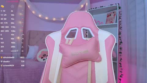 Snapshot of ely_cherry18 chatting on 03/04/25, 03:22 Ely online show from 03/04/25, 03:22