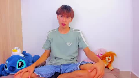  E  L  Y   K  I  N  G   online show from 06/17/26, 07:04