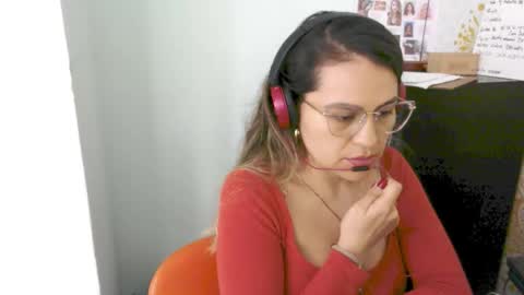 elyra_fox online show from 02/19/26, 06:04