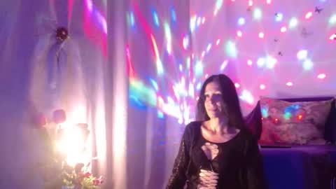 Elisa online show from 10/01/25, 05:41