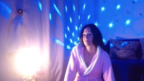 Elisa online show from 10/25/25, 07:08