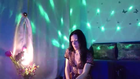 Elisa online show from 03/29/26, 05:13