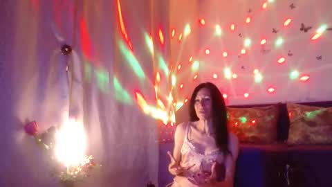 Elisa online show from 04/21/26, 06:12