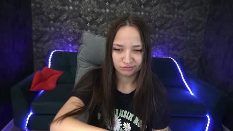 Snapshot of elyslunar_ chatting on 12/08/24, 06:11 Call me Elis online show from 12/08/24, 06:11