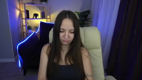 Snapshot of elyslunar_ chatting on 02/02/25, 02:48 Call me Elis online show from 02/02/25, 02:48