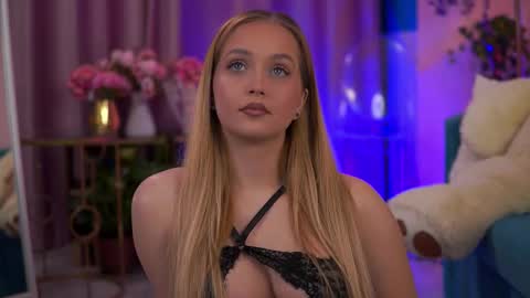 Snapshot of elyssawetxx chatting on 01/16/26, 07:40 Elyssa online show from 01/16/26, 07:40