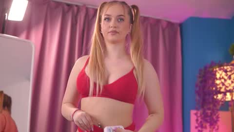 Snapshot of elyssawetxx chatting on 02/06/26, 07:39 Elyssa online show from 02/06/26, 07:39