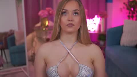 Snapshot of elyssawetxx chatting on 02/15/26, 07:21 Elyssa online show from 02/15/26, 07:21