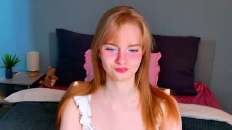 Snapshot of elza_hofffman chatting on 04/29/26, 04:00 Chloyka online show from 04/29/26, 04:00