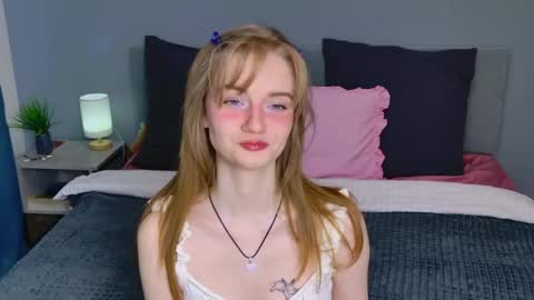 Snapshot of elza_hofffman chatting on 04/30/26, 04:24 Chloyka online show from 04/30/26, 04:24