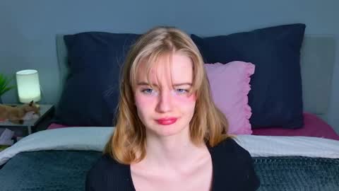 Snapshot of elza_hofffman chatting on 05/07/26, 07:19 Chloyka online show from 05/07/26, 07:19