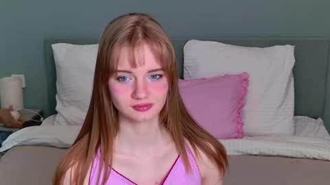 Snapshot of elza_hofffman chatting on 05/14/26, 06:04 Chloyka online show from 05/14/26, 06:04