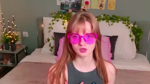 Snapshot of elza_hofffman chatting on 06/14/26, 06:43 Chloyka online show from 06/14/26, 06:43