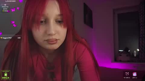 Snapshot of em1l1a chatting on 10/23/25, 07:56 Em1l1a online show from 10/23/25, 07:56