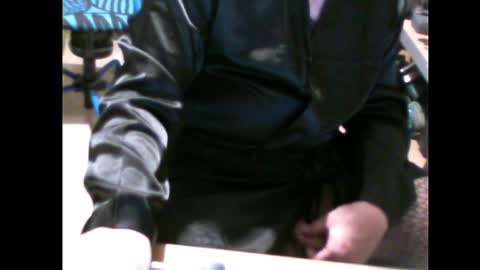 Em online show from 04/18/26, 07:07