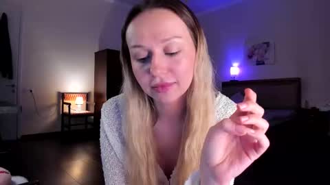 Emilie online show from 03/25/26, 06:03