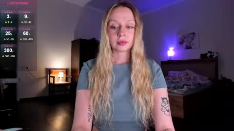 Emilie online show from 04/17/26, 04:54