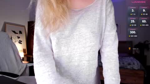 Emilie online show from 04/25/26, 05:32