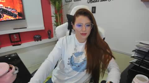 Estefany Martinez Acua INSTAGRAM ema 04oficial online show from 01/10/25, 12:17